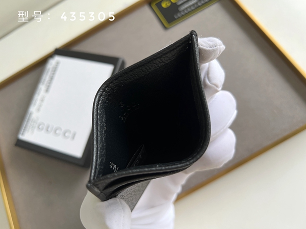 グッチ財布コピー着用イメージ